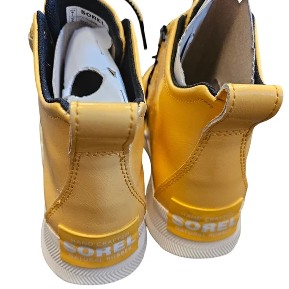 Sorel Out N About III Classic Waterproof Booties Yellow Ray NEW Womens - Picture 5 of 9